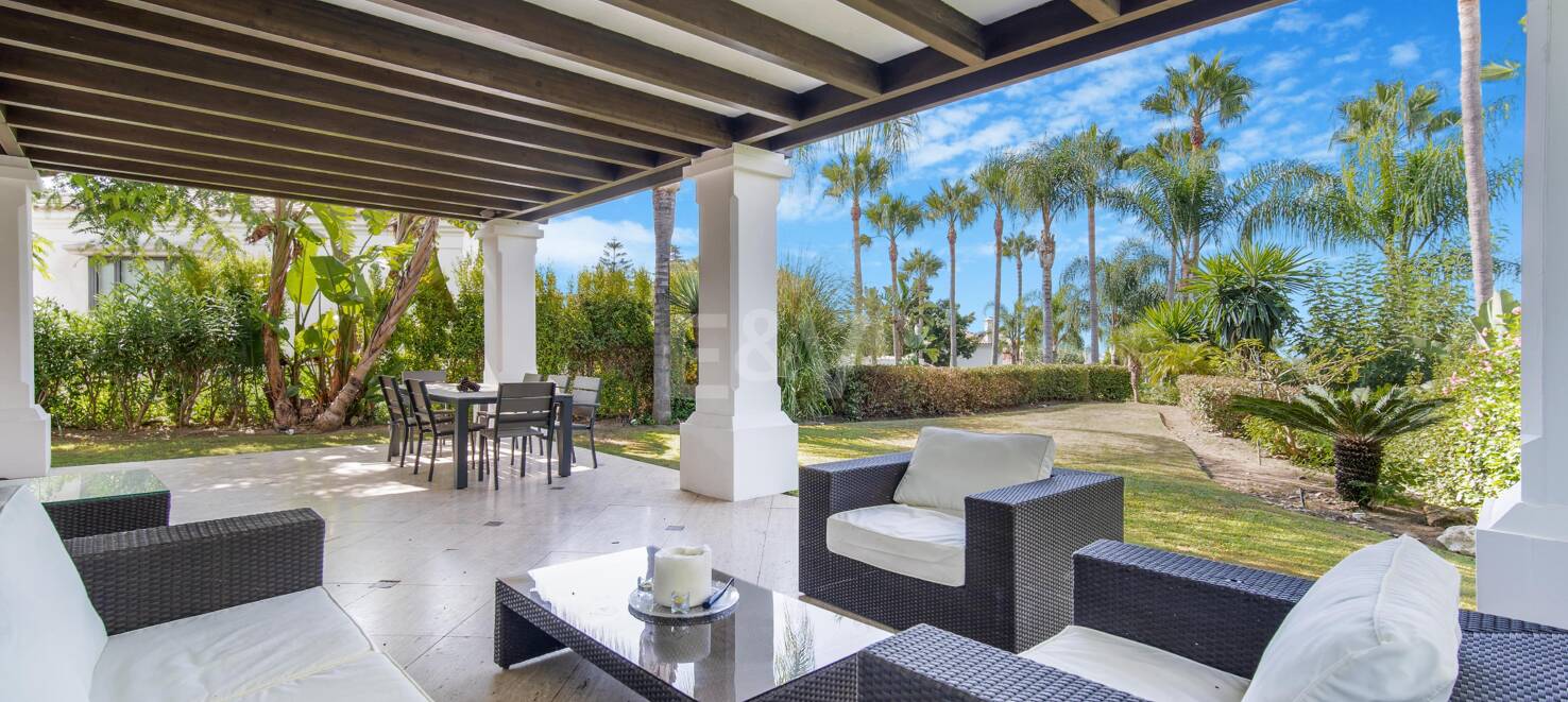 Andalusische Luxusvilla zum Verkauf in Las Lomas del Marbella Club