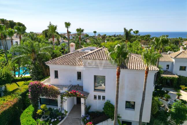 Luxury Andalusian-Style Villa in Las Lomas del Marbella Club