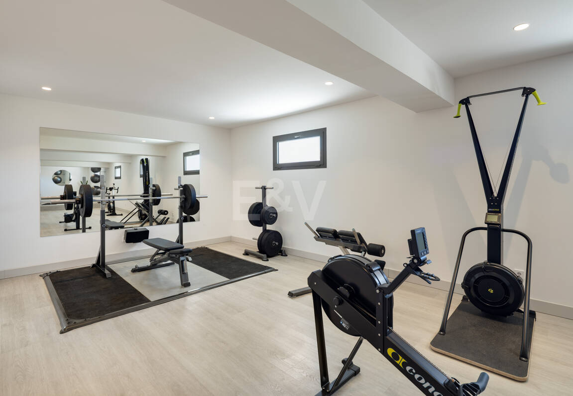 Villa de luxe à Monte Halcones avec vue sur la mer et la montagne