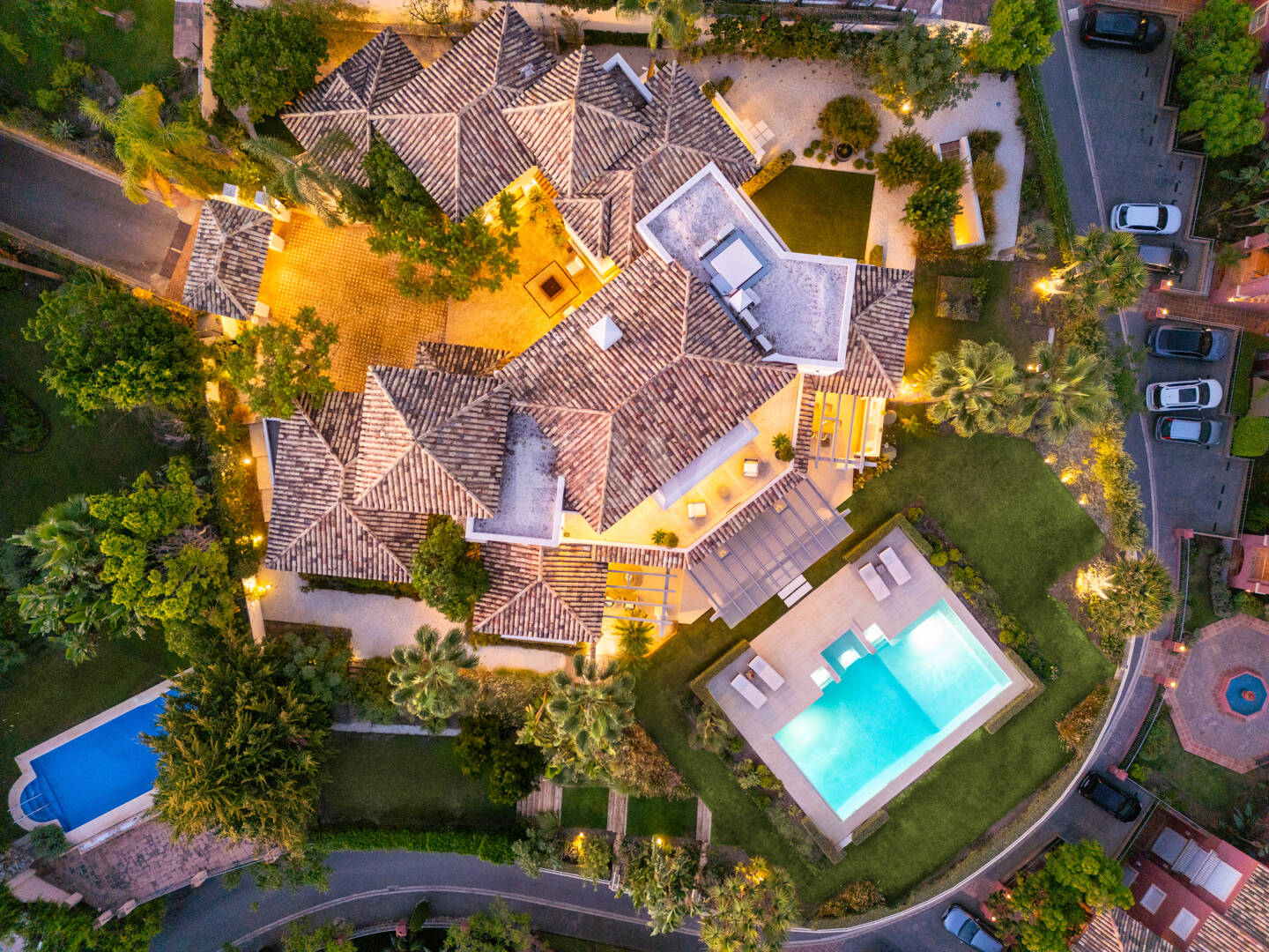 Villa de luxe à Monte Halcones avec vue sur la mer et la montagne