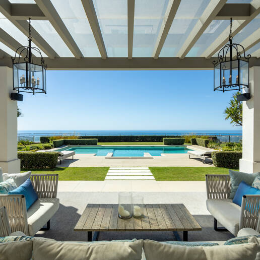 Verfeinerte Villa mit Meer- und Bergblick