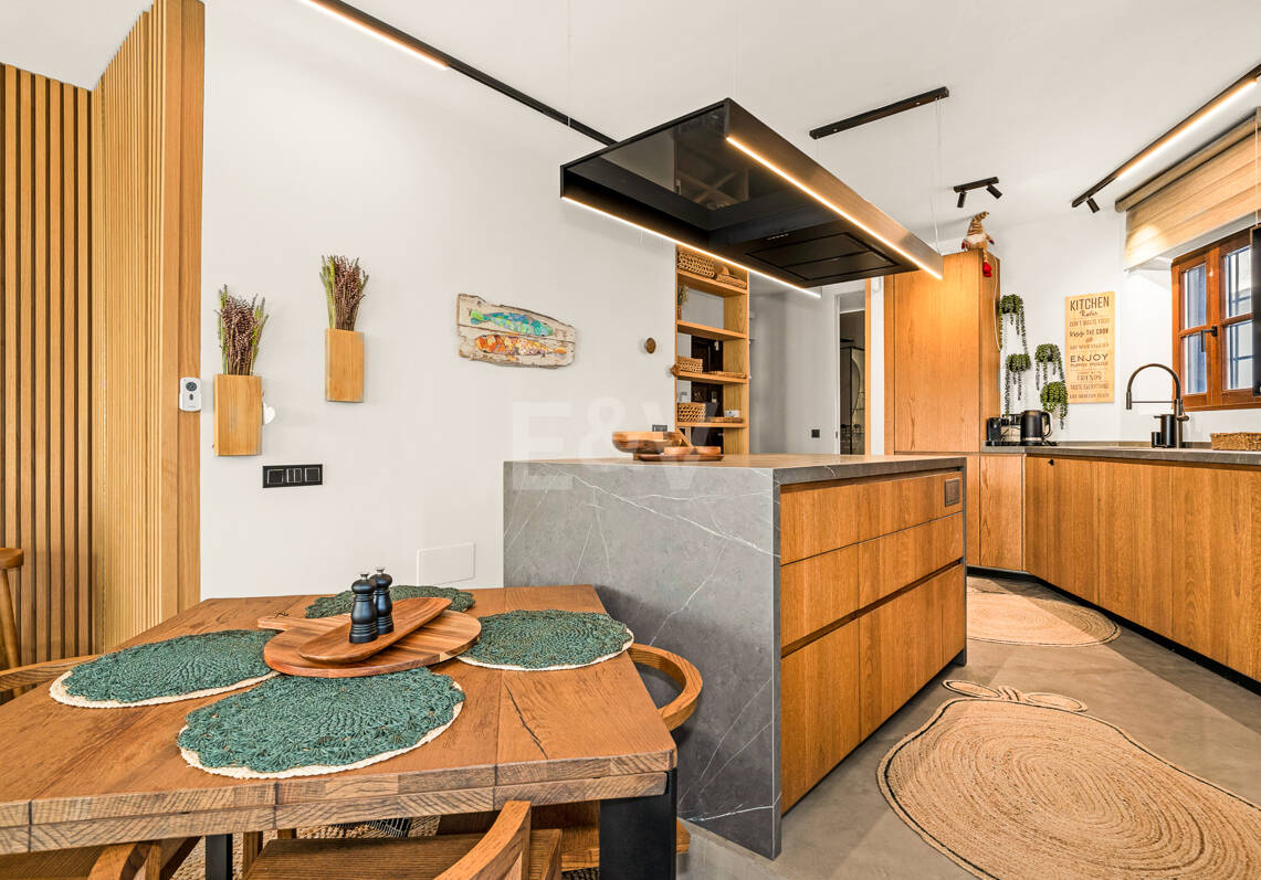 Stilvolles Stadthaus in Lomas Pueblo mit andalusischem Flair