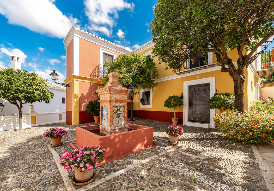 Stilvolles Stadthaus in Lomas Pueblo mit andalusischem Flair