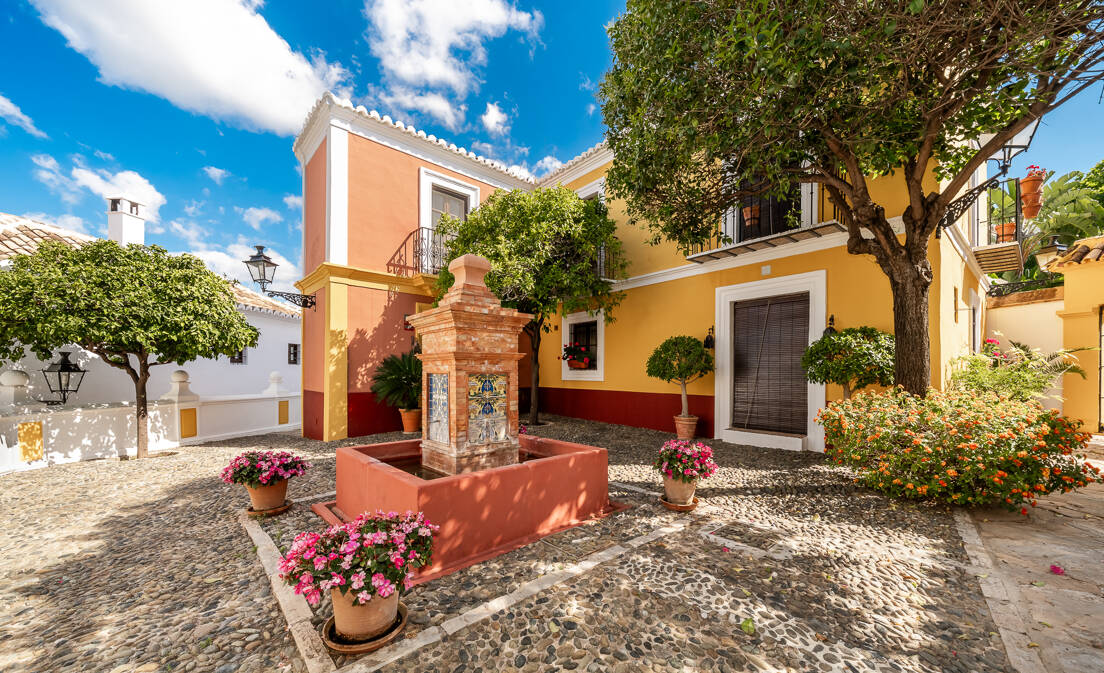 Lomas Pueblo Townhouse with Stylish Andalusian Character
