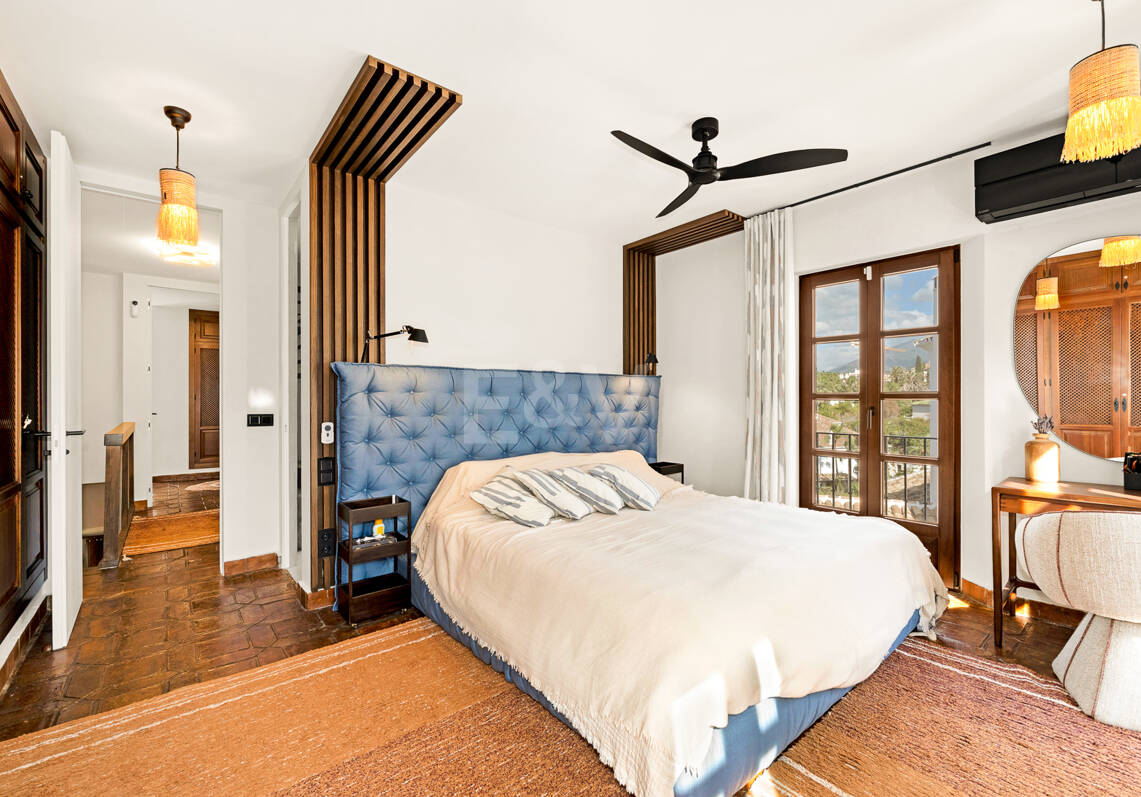 Stilvolles Stadthaus in Lomas Pueblo mit andalusischem Flair