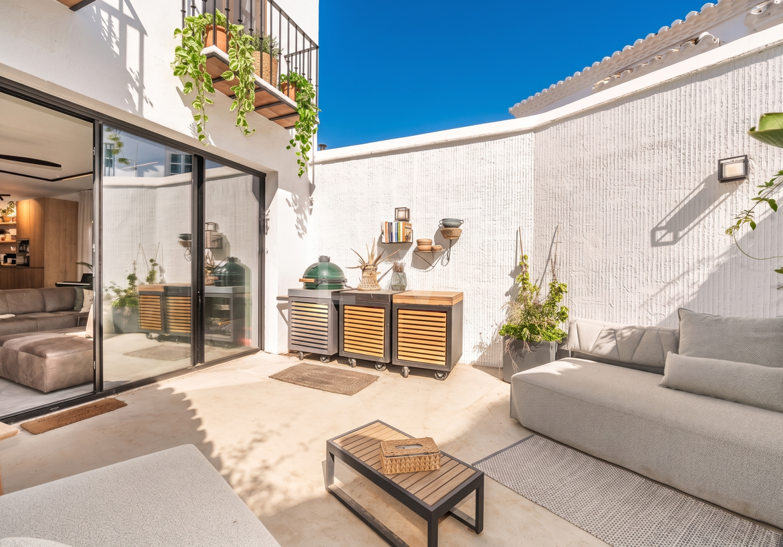 Stilvolles Stadthaus in Lomas Pueblo mit andalusischem Flair
