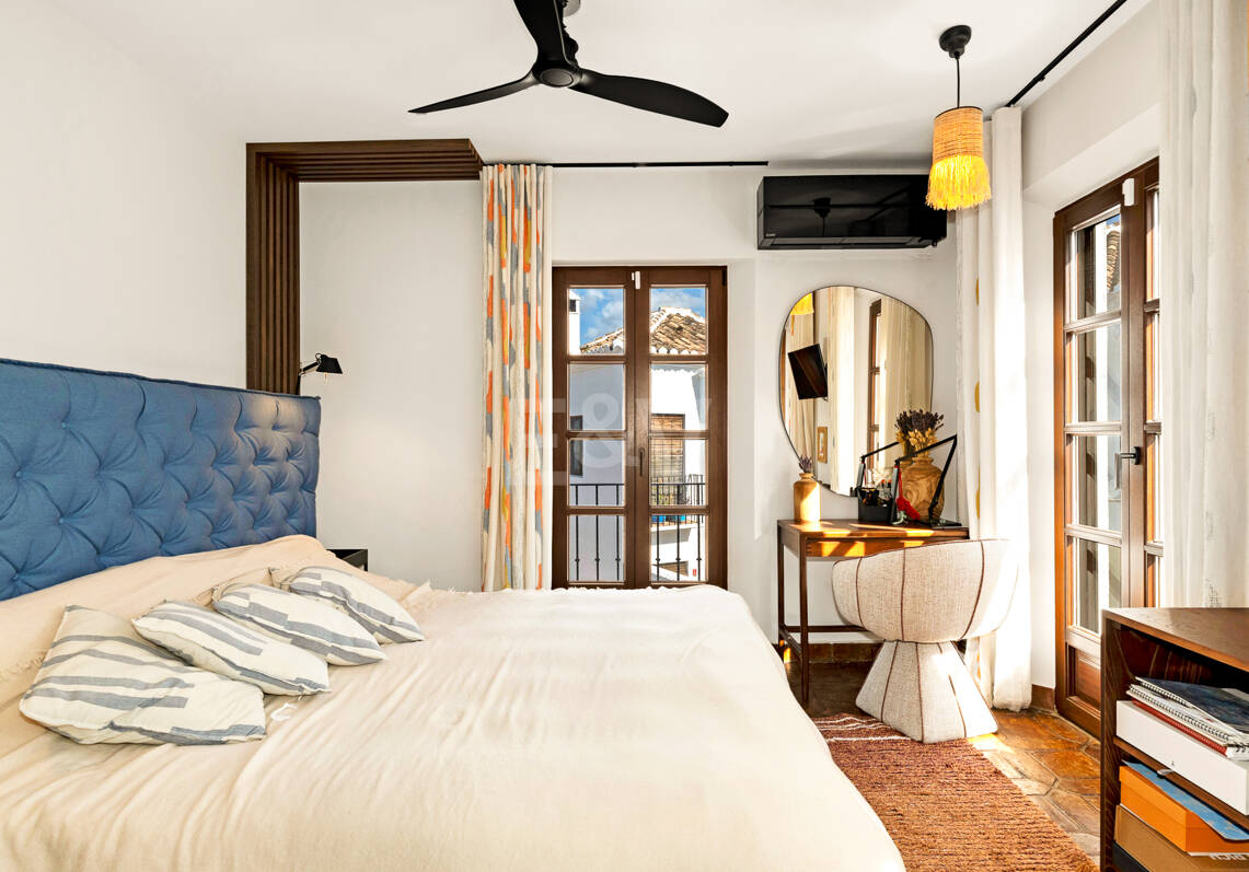 Stilvolles Stadthaus in Lomas Pueblo mit andalusischem Flair