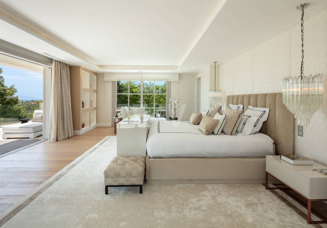 Elegant Frontline Golf Villa in Aloha, Marbella’s Prestigious Golf Valley