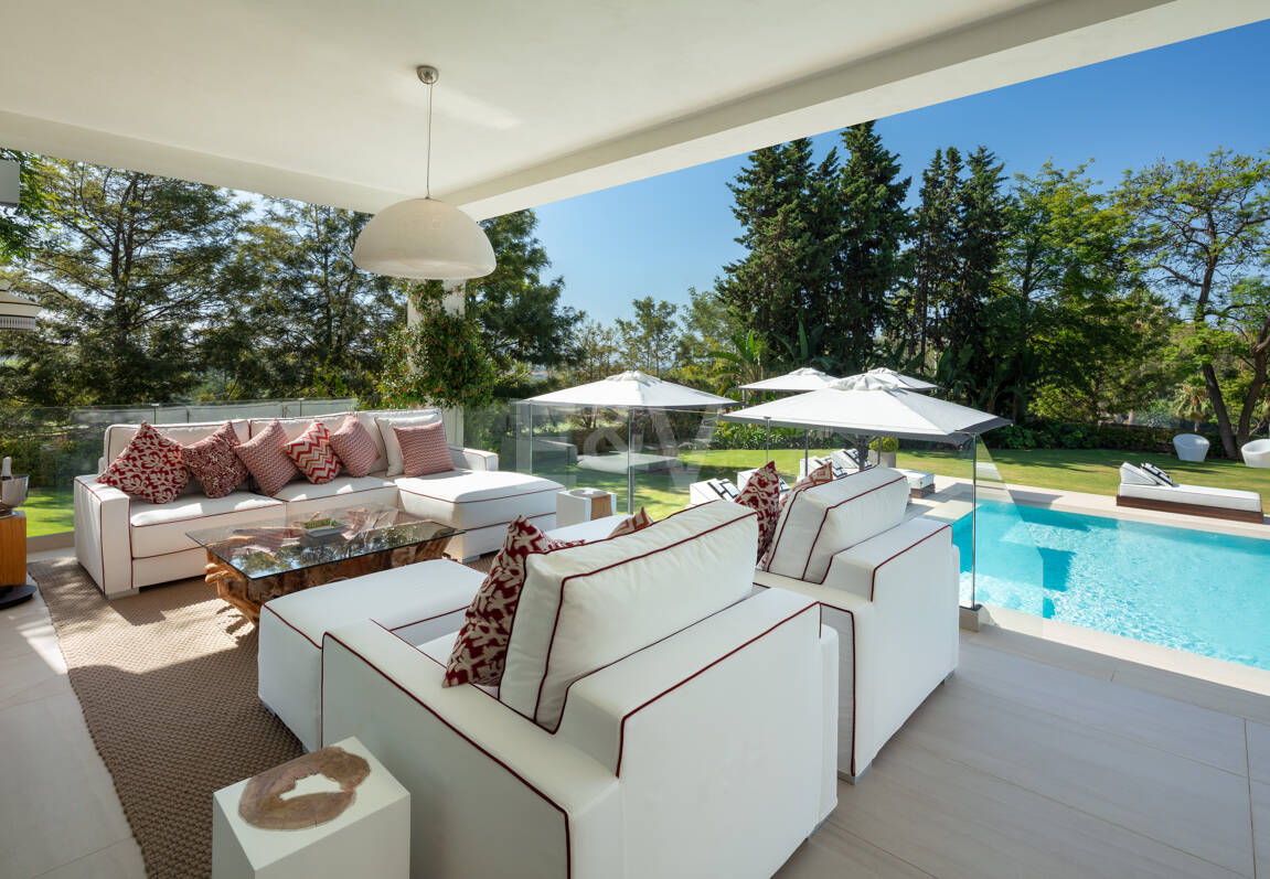 Élégante Villa de Golf Frontline à Aloha, Marbella