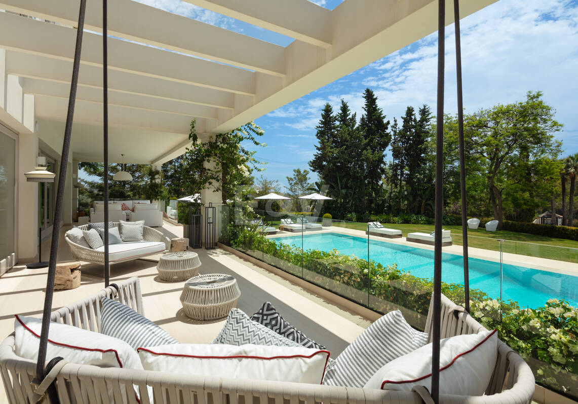 Elegant Frontline Golf Villa in Aloha, Marbella’s Prestigious Golf Valley