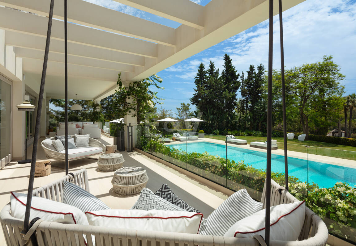 Élégante Villa de Golf Frontline à Aloha, Marbella