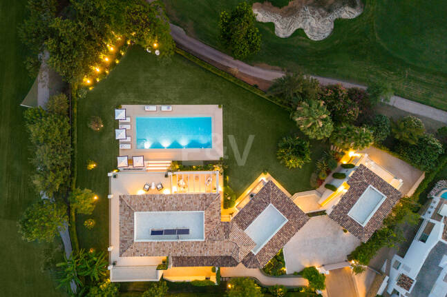 Élégante Villa de Golf Frontline à Aloha, Marbella