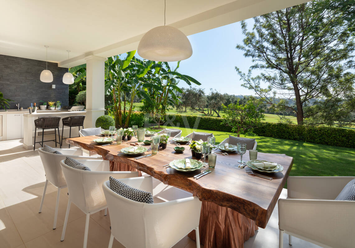 Elegant Frontline Golf Villa in Aloha, Marbella’s Prestigious Golf Valley