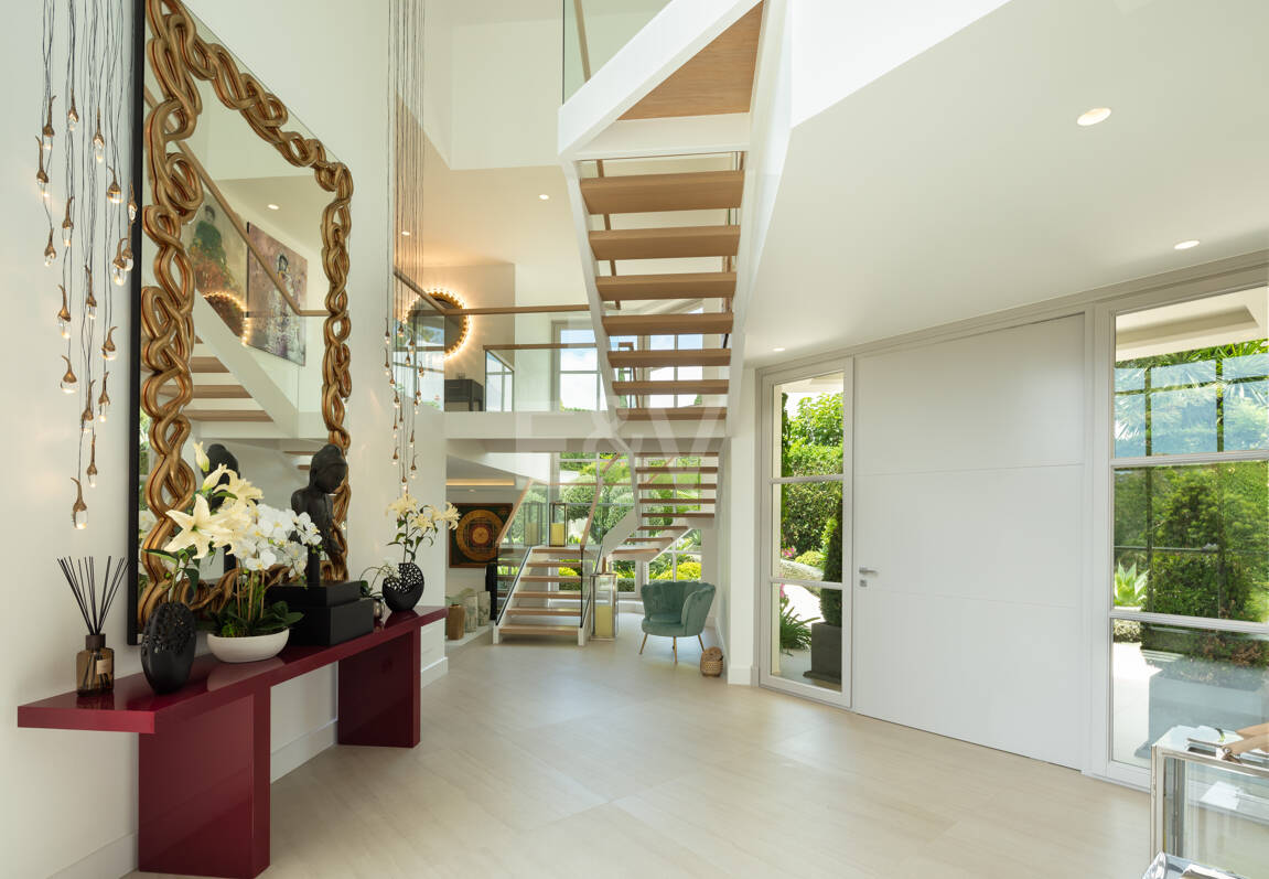 Élégante Villa de Golf Frontline à Aloha, Marbella