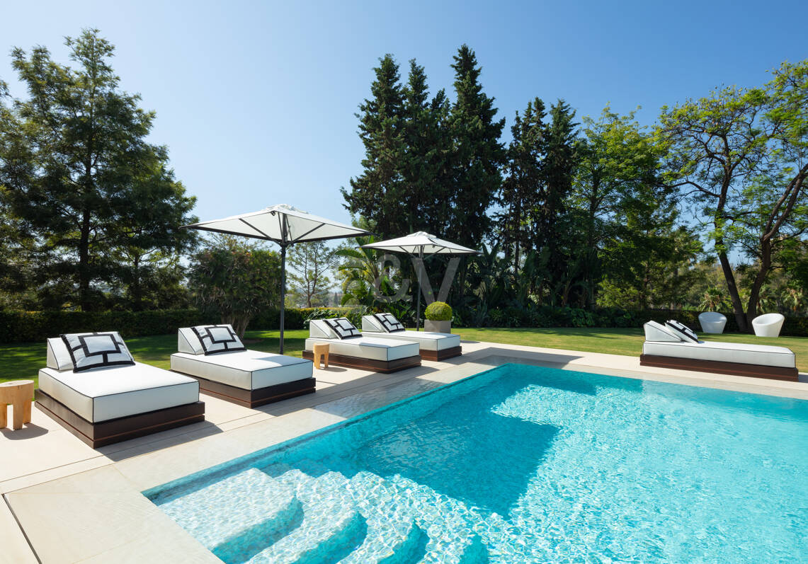 Elegant Frontline Golf Villa in Aloha, Marbella’s Prestigious Golf Valley