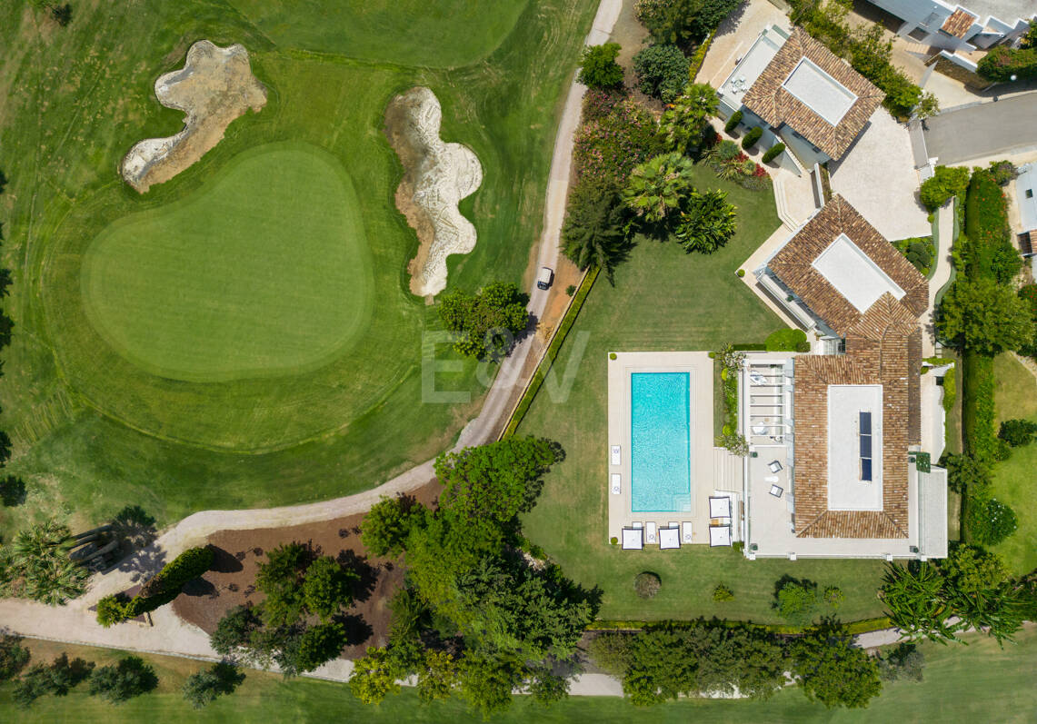 Elegant Frontline Golf Villa in Aloha, Marbella’s Prestigious Golf Valley