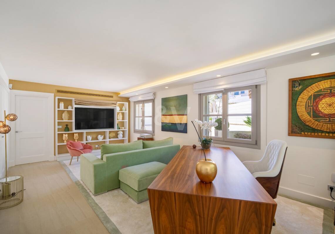 Elegant Frontline Golf Villa in Aloha, Marbella’s Prestigious Golf Valley