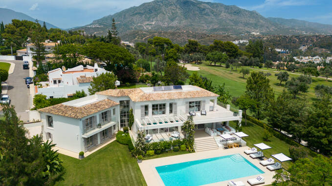 Élégante Villa de Golf Frontline à Aloha, Marbella