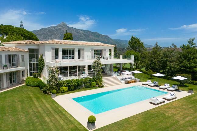 Élégante Villa de Golf Frontline à Aloha, Marbella