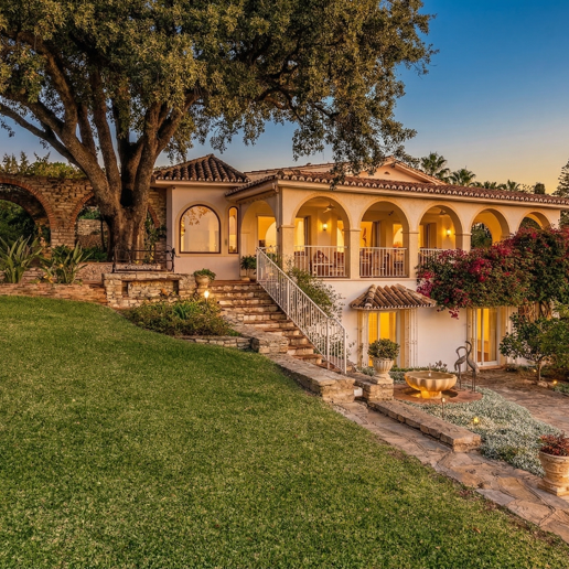 Villa mit außergewöhnlichem Panoramablick auf das Meer