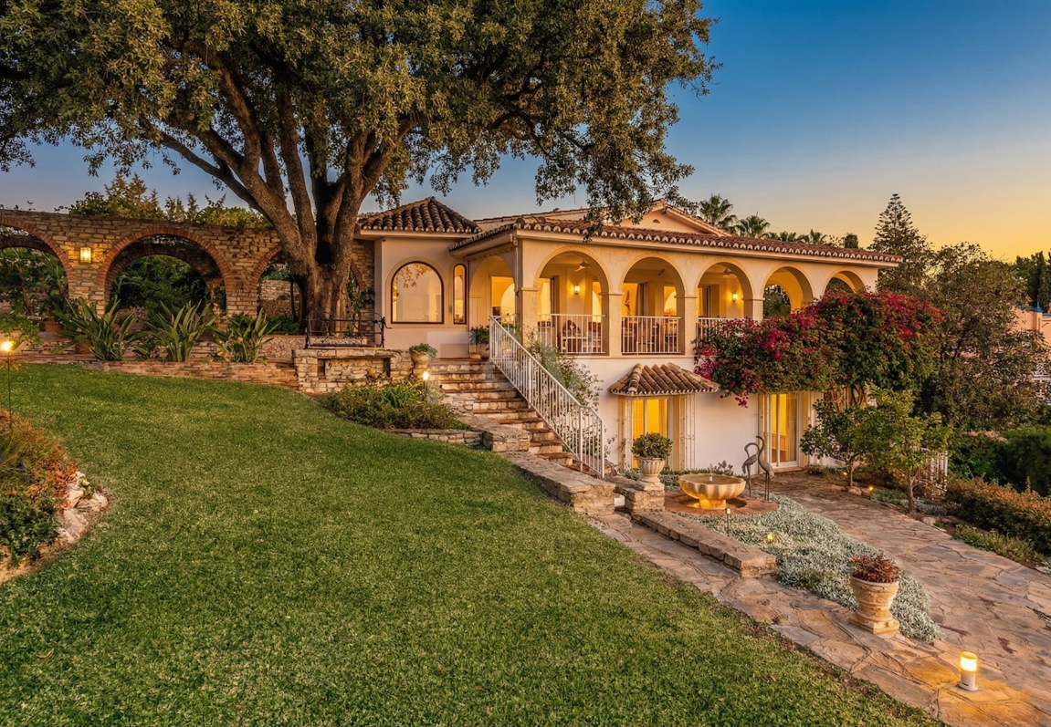 Villa mit außergewöhnlichem Panoramablick auf das Meer