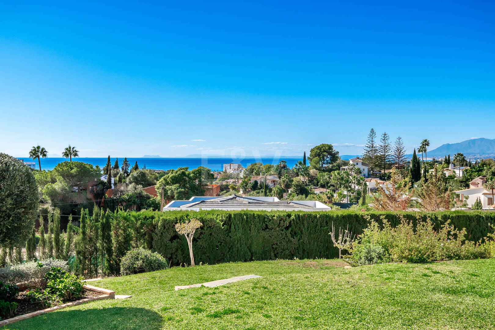 Villa mit außergewöhnlichem Panoramablick auf das Meer