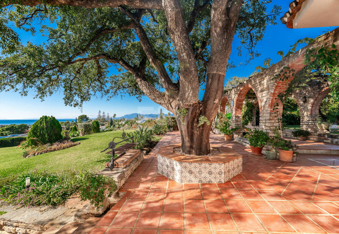 Villa med exceptionell panoramautsikt över havet