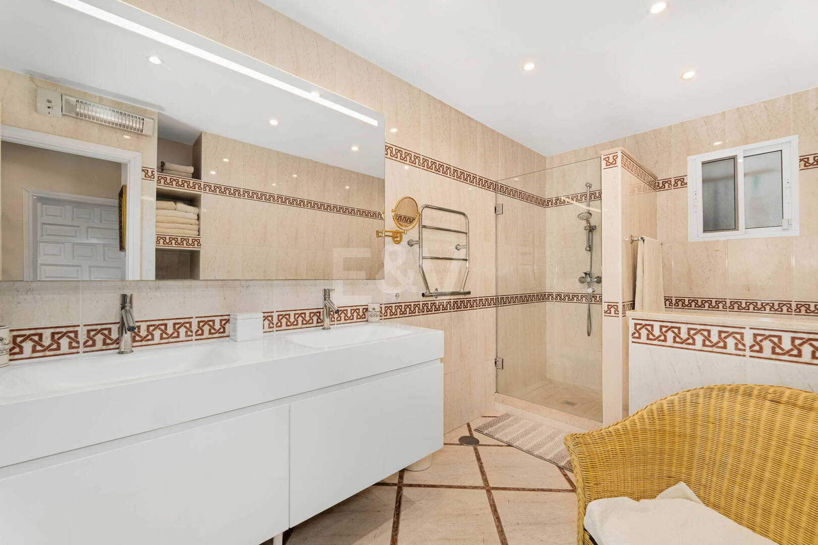 Villa mit außergewöhnlichem Panoramablick auf das Meer