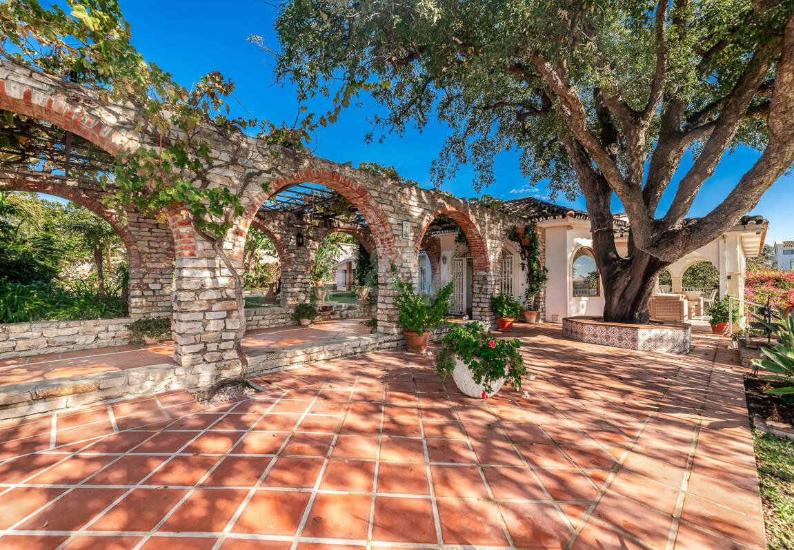 Villa med exceptionell panoramautsikt över havet