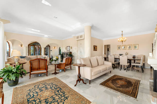 Villa med exceptionell panoramautsikt över havet