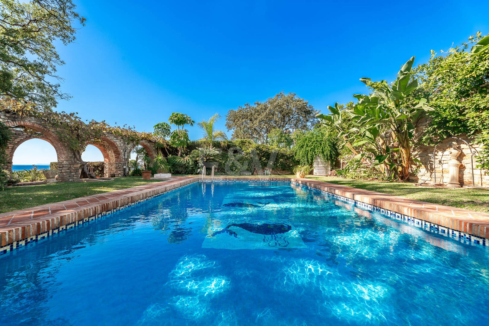 Villa mit außergewöhnlichem Panoramablick auf das Meer