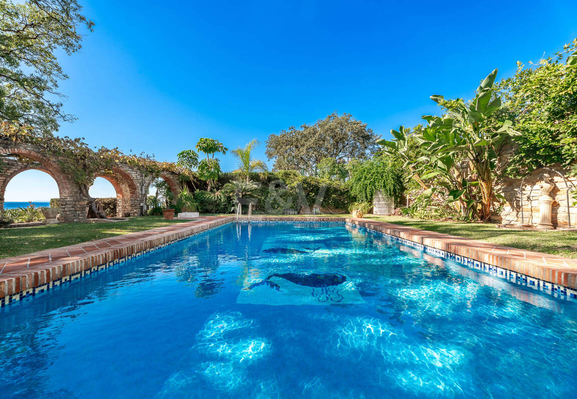 Villa med exceptionell panoramautsikt över havet