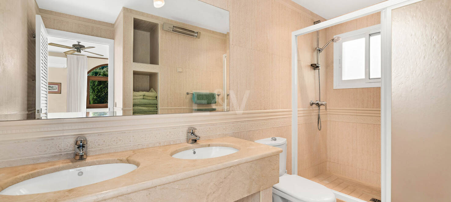 Villa con Vistas Panorámicas Excepcionales al Mar