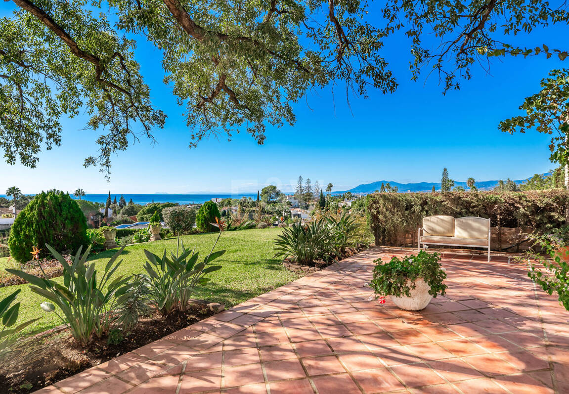 Villa med exceptionell panoramautsikt över havet