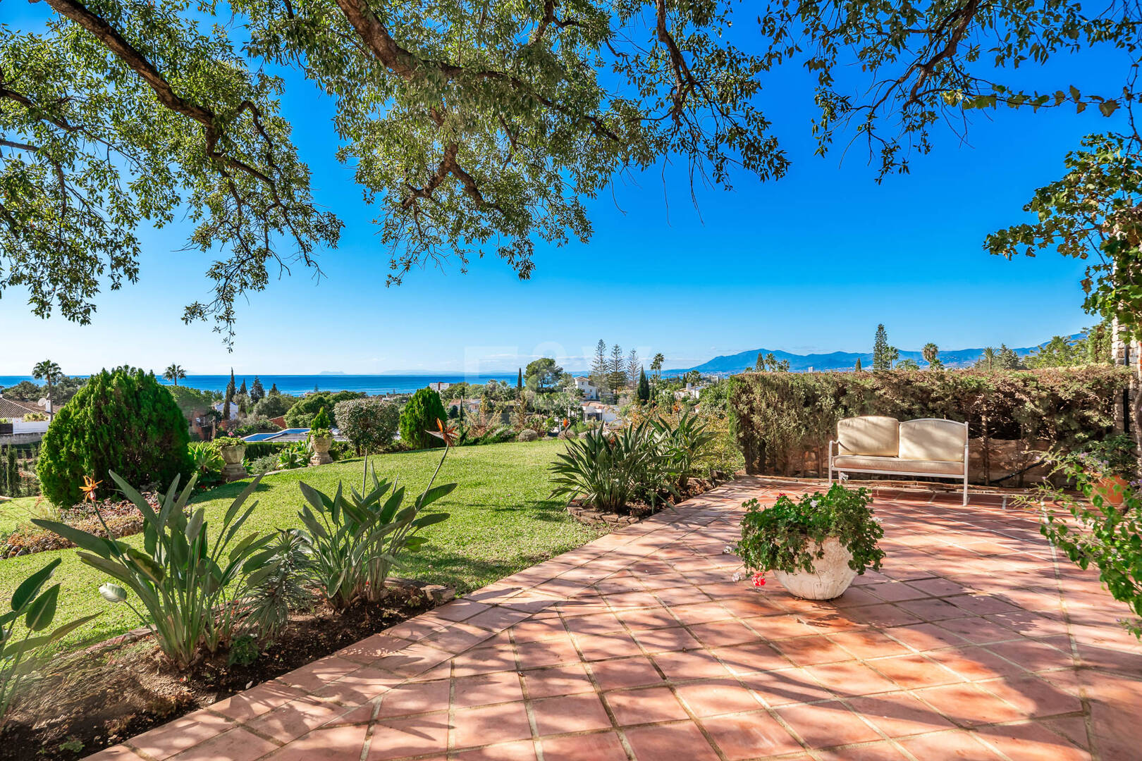 Villa mit außergewöhnlichem Panoramablick auf das Meer