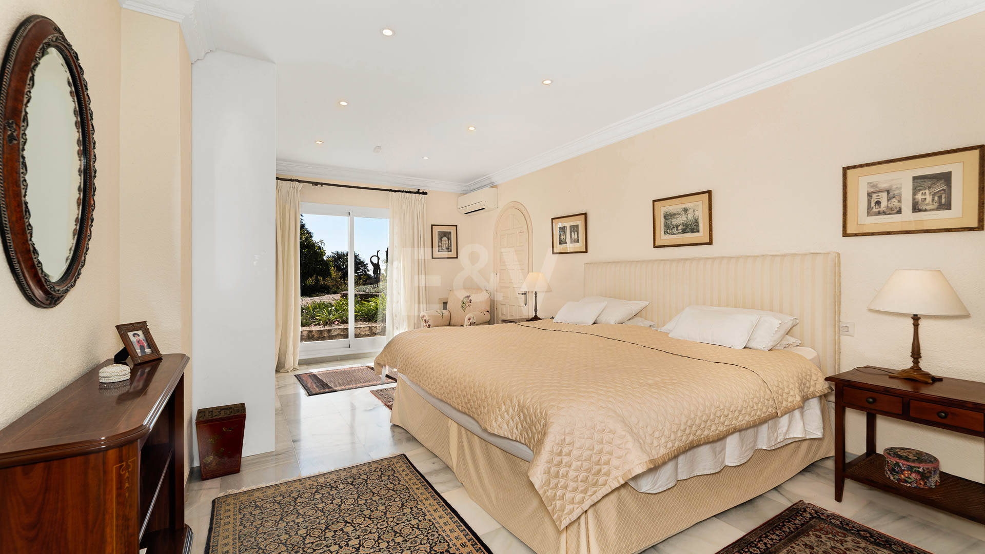 Villa mit außergewöhnlichem Panoramablick auf das Meer