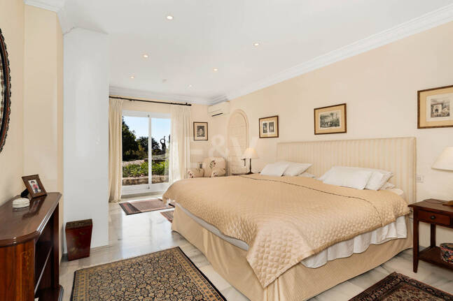 Villa med exceptionell panoramautsikt över havet