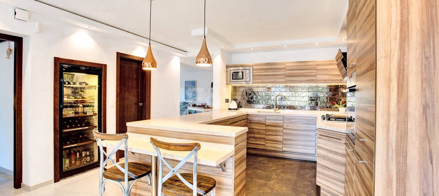 Charming Marbesa Villa with Panoramic Sea Views