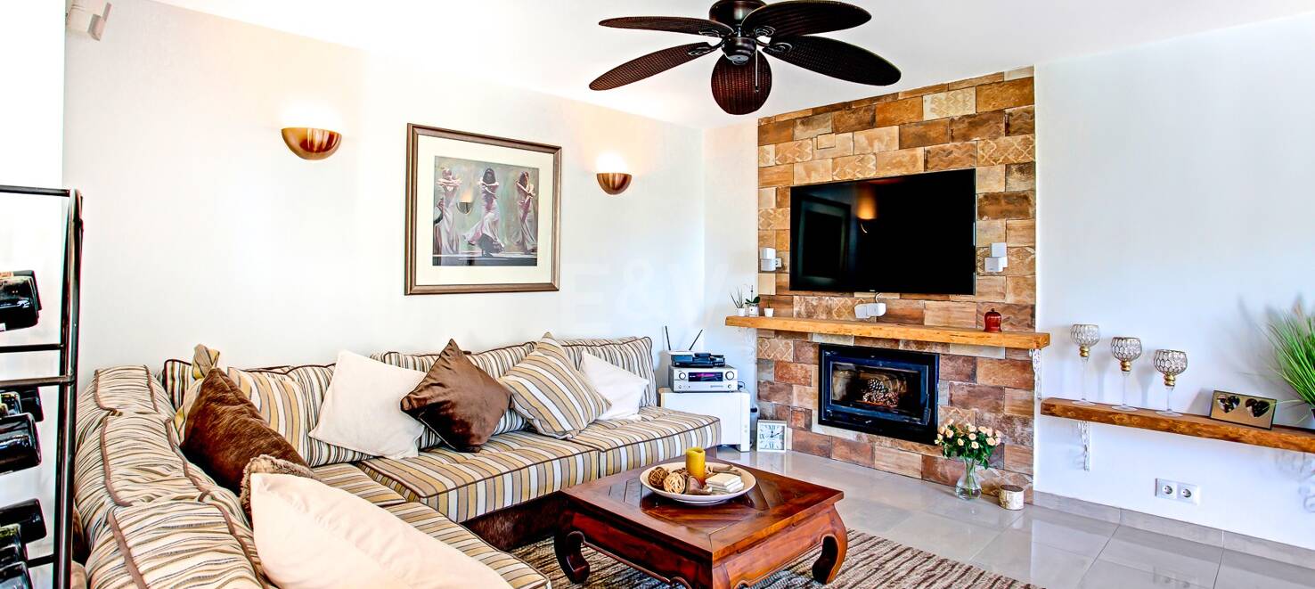 Charming Marbesa Villa with Panoramic Sea Views