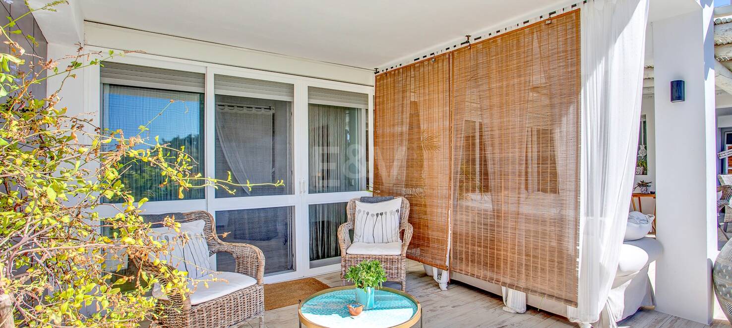 Charming Marbesa Villa with Panoramic Sea Views