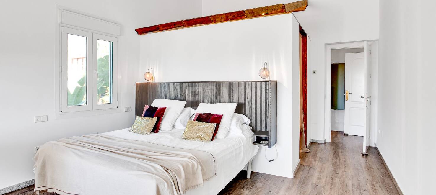 Charming Marbesa Villa with Panoramic Sea Views