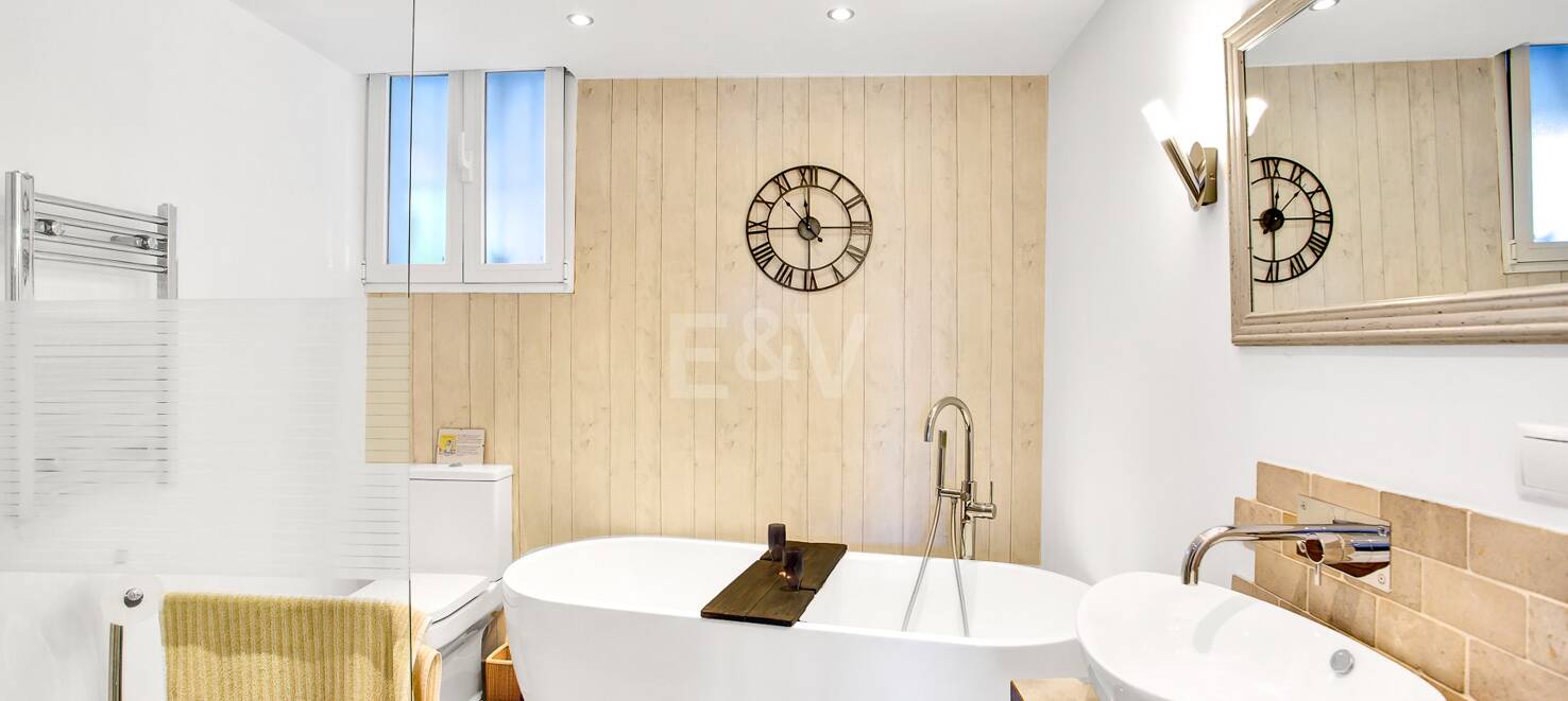 Charming Marbesa Villa with Panoramic Sea Views