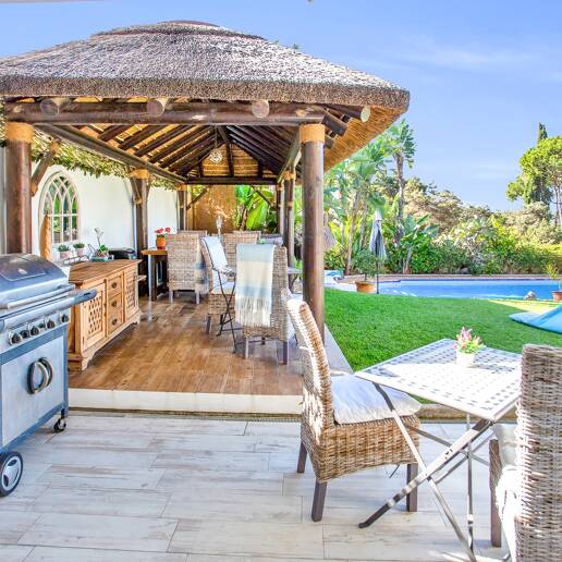 Charming Marbesa Villa with Panoramic Sea Views