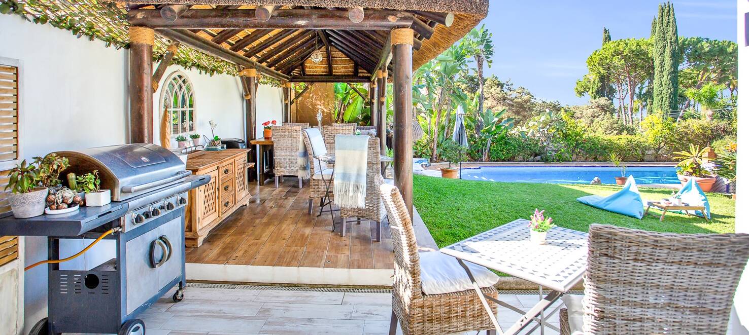 Charming Marbesa Villa with Panoramic Sea Views