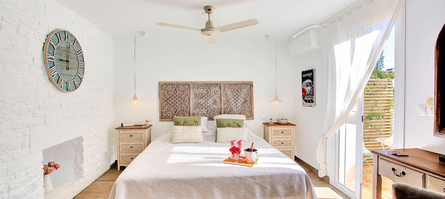 Charming Marbesa Villa with Panoramic Sea Views