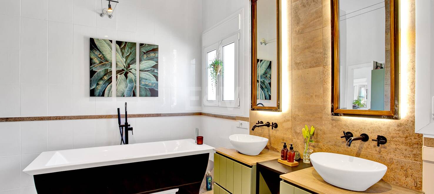 Charming Marbesa Villa with Panoramic Sea Views