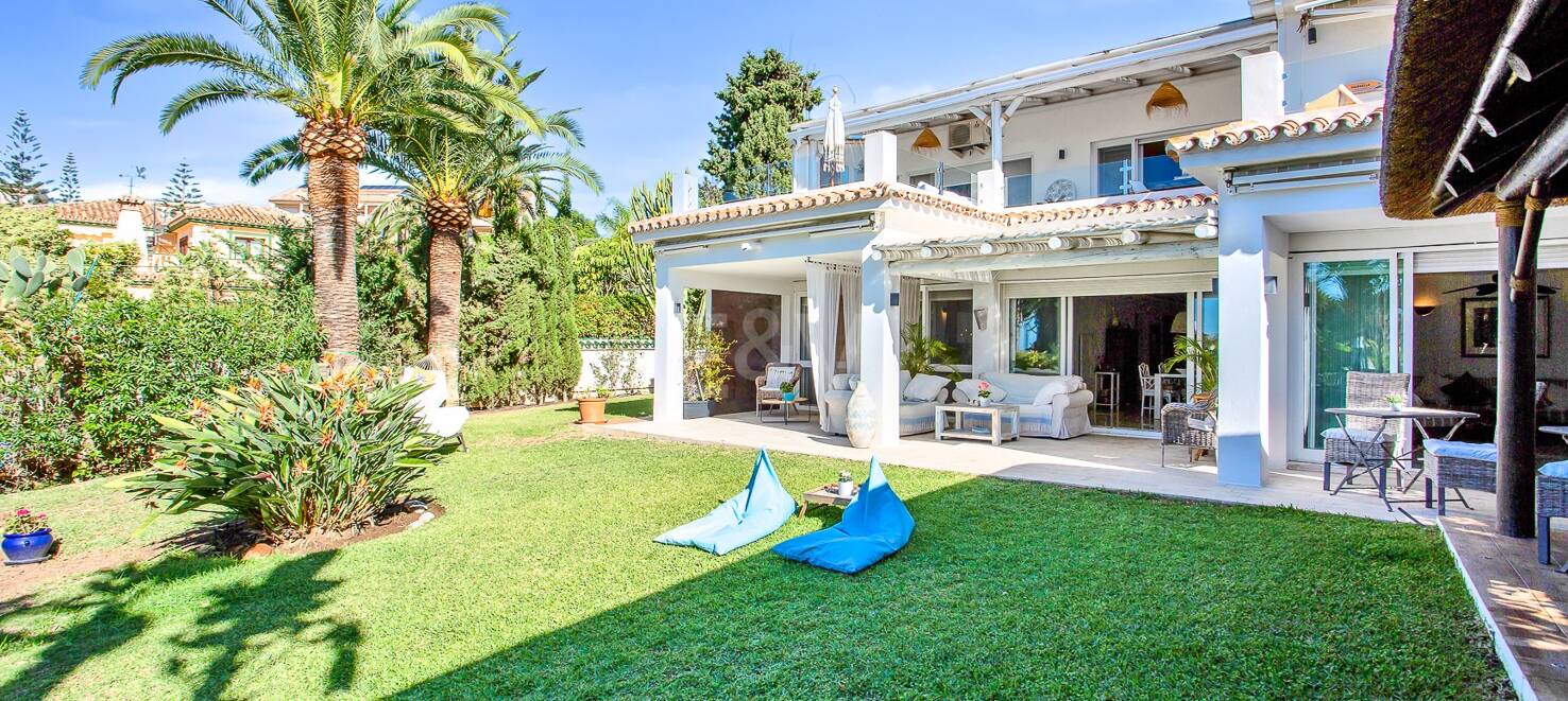 Charming Marbesa Villa with Panoramic Sea Views