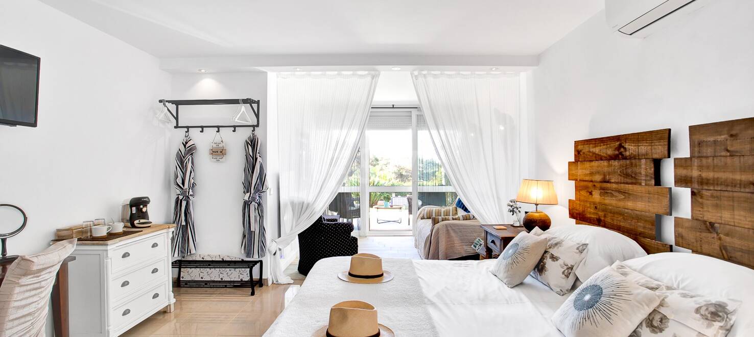 Charming Marbesa Villa with Panoramic Sea Views