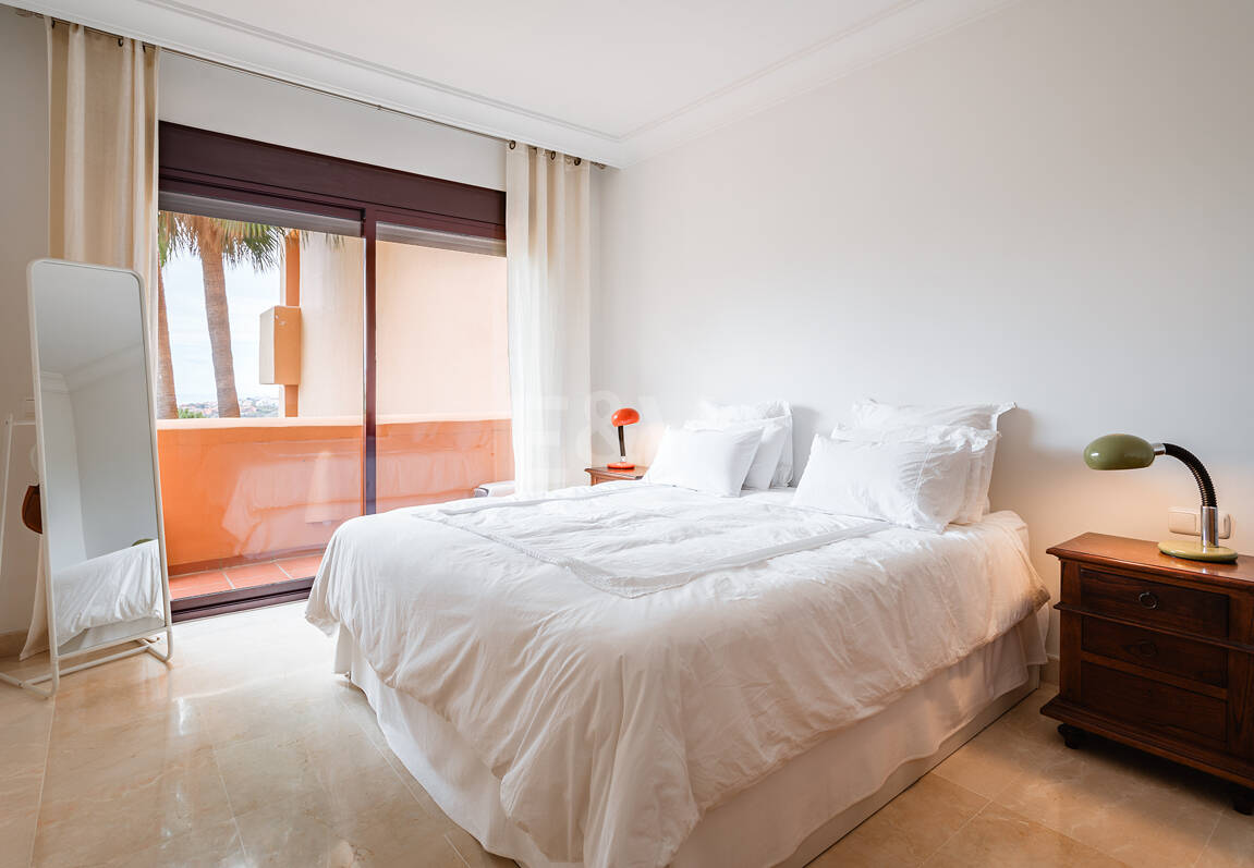 Eleganckie mieszkanie z widokiem na morze otoczone naturą