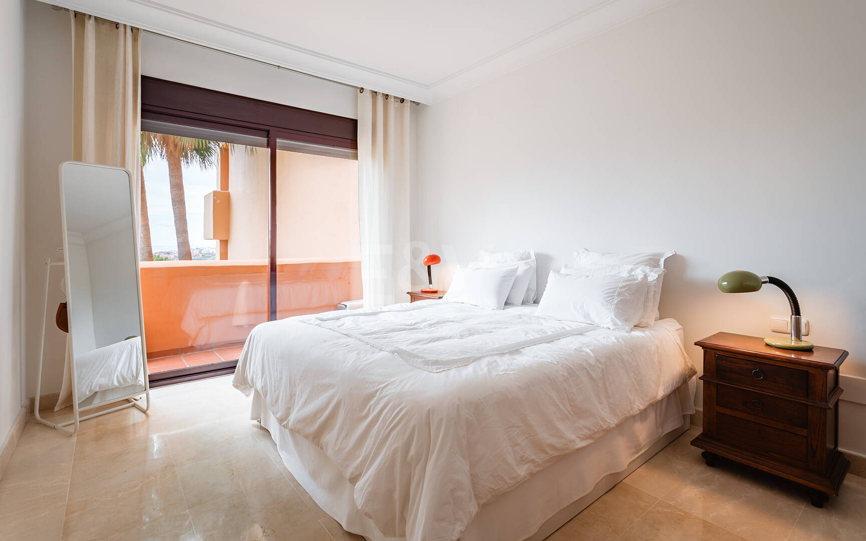 Elegante Wohnung mit Meerblick inmitten der Natur